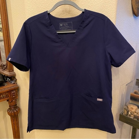 FIGS Women Navy V-Neck Technical Collection Scrub Top Size Large - Picture 1 of 5